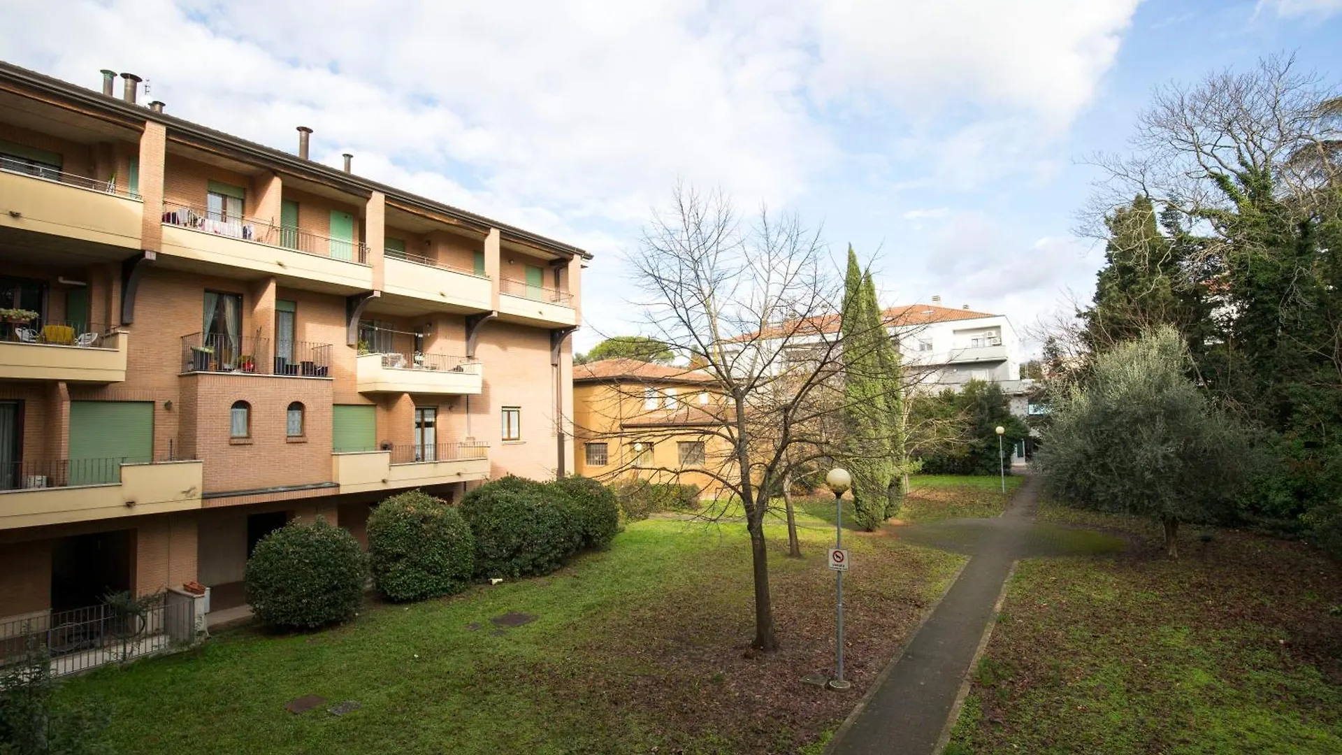 Appartamento Parco Degli Angeli Centro Parking Free Train Station Zone 安杰利圣母 公寓