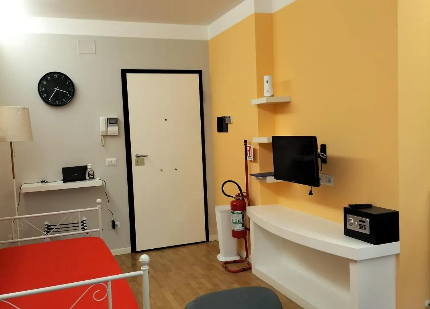 Appartamento Parco Degli Angeli Centro Parking Free Train Station Zone 安杰利圣母 0*,  意大利